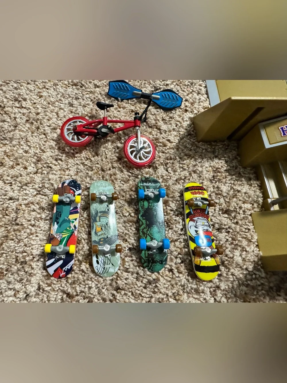 Tech Deck Ramp and Fingerboard Lot - Picture 6 of 6